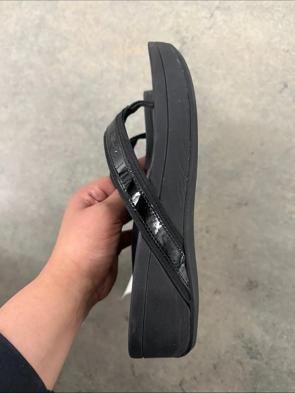 Vionic Black Patent Thong Sandals